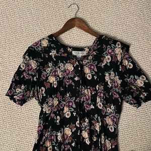 Floral vintage looking long dress